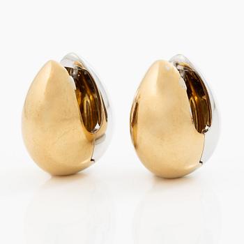 Ett par örhängen 18K guld och vitguld.