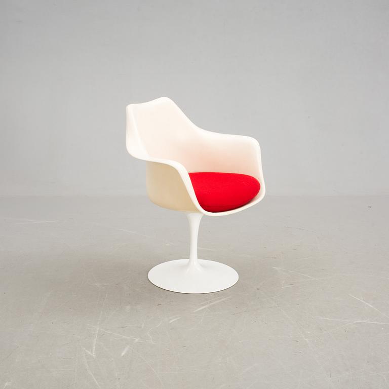 STOL, "Tulip", Eero Saarinen, Finland. Knoll International 150.