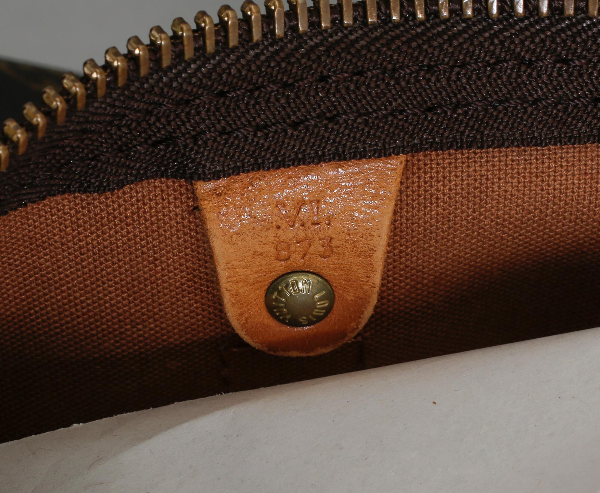 VÄSKA, "Keepall Bandouliere 55", Louis Vuitton.