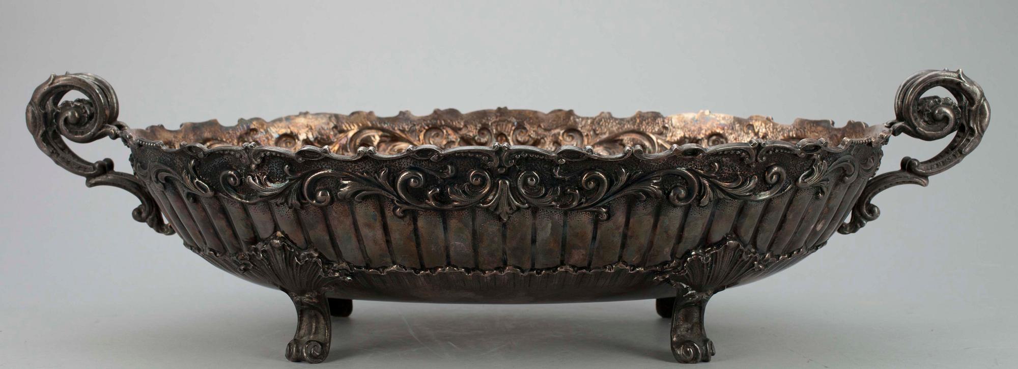 SKÅL, silverhalt 835, Mellaneuropa. Vikt ca 1658 gr.