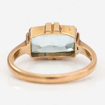 Ring, 18K guld och akvamarin. Helsingfors 1952.