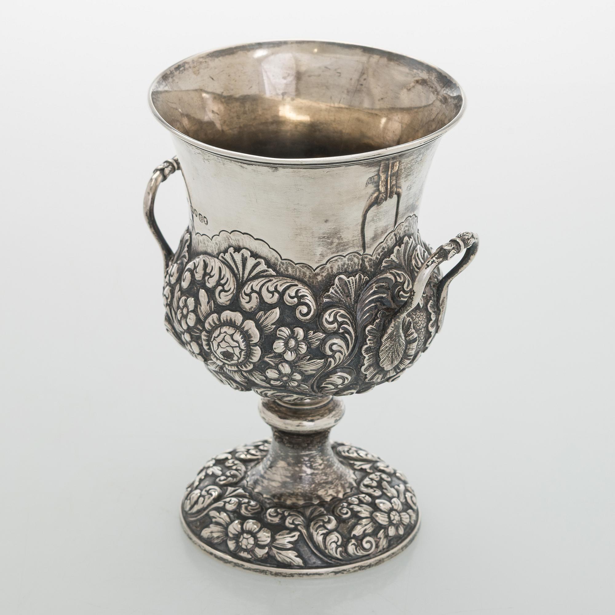 A sterling silver bowl, John Evans II,  London England 1838.