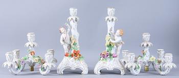 KANDELABRAR, ett par, rokokostil, porslin, Dresden.