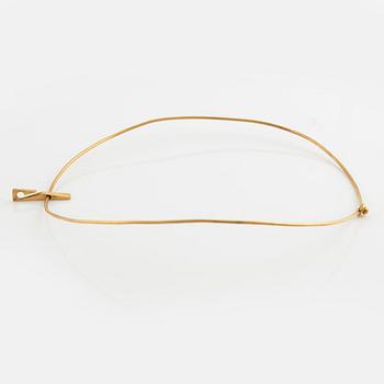 18K gold necklace.