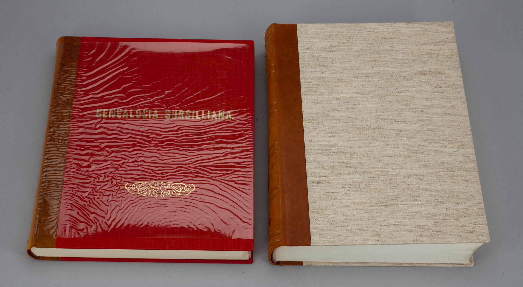 SLÄKTBÖCKER, 2 st, Sursillin suku samt Genealogia Sursilliana. 1960 och 1971.