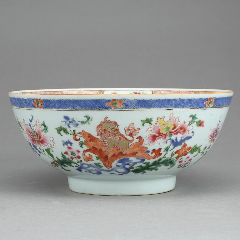 BÅLSKÅL, porslin, Qingdynastin, Qianlong (1736-1735).