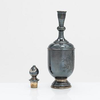 Vodkasetti, 8 osaa, hopeaa, Moskova 1882-1899. Kyrillinen mestrinleima G.B.