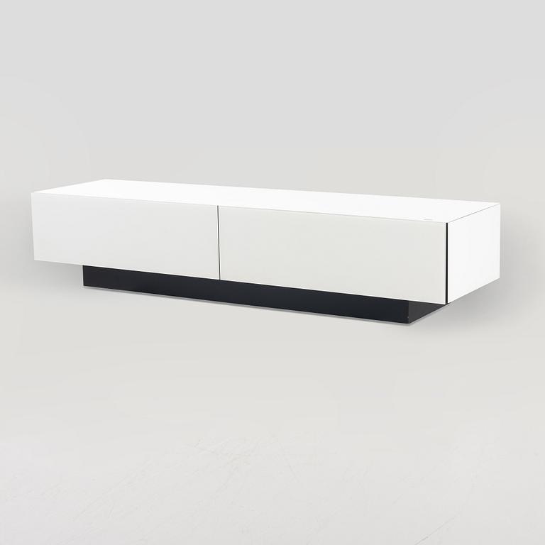 A Spectral 'Brick br2001' TV unit.