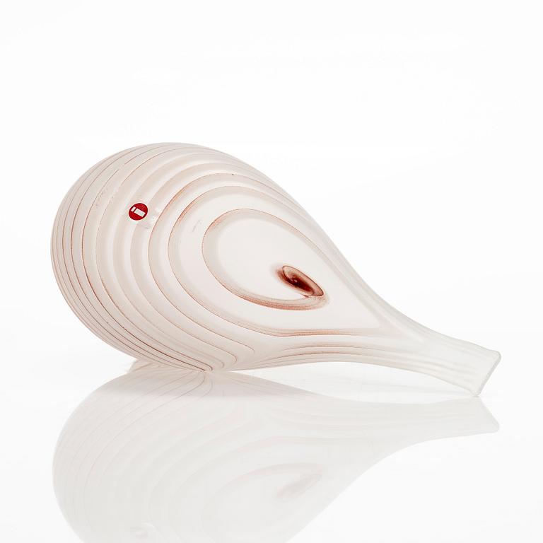 Oiva Toikka, A glass bird, 'Millen'. Signed O. Toikka Nuutajärvi 2000.