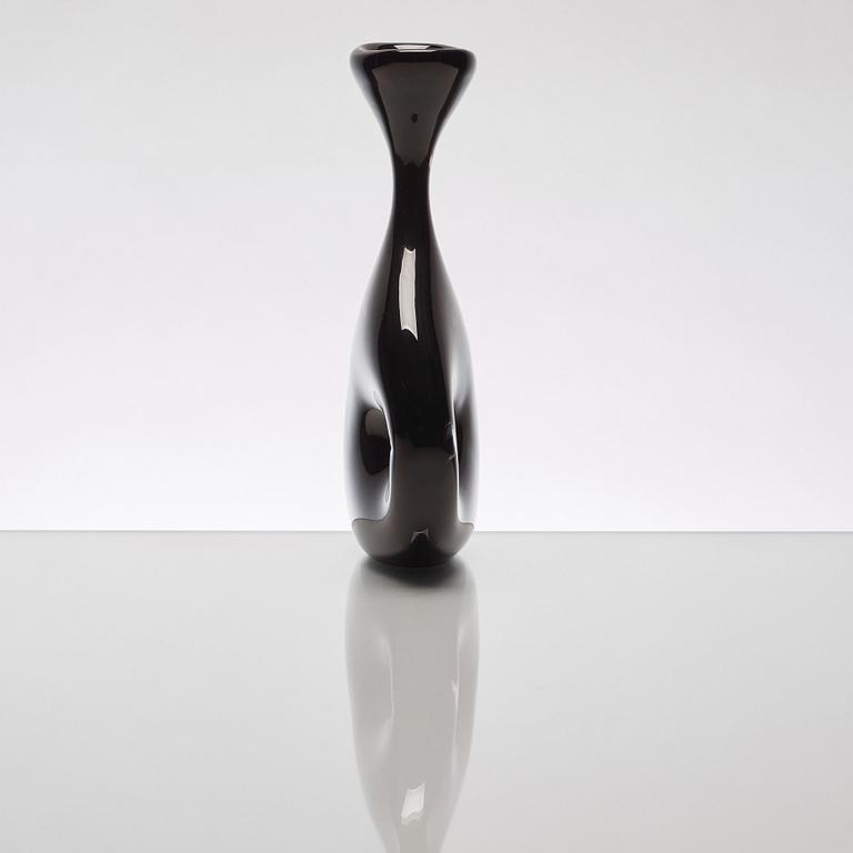 Vicke Lindstrand, An organic shaped vase, Kosta, 1950's.