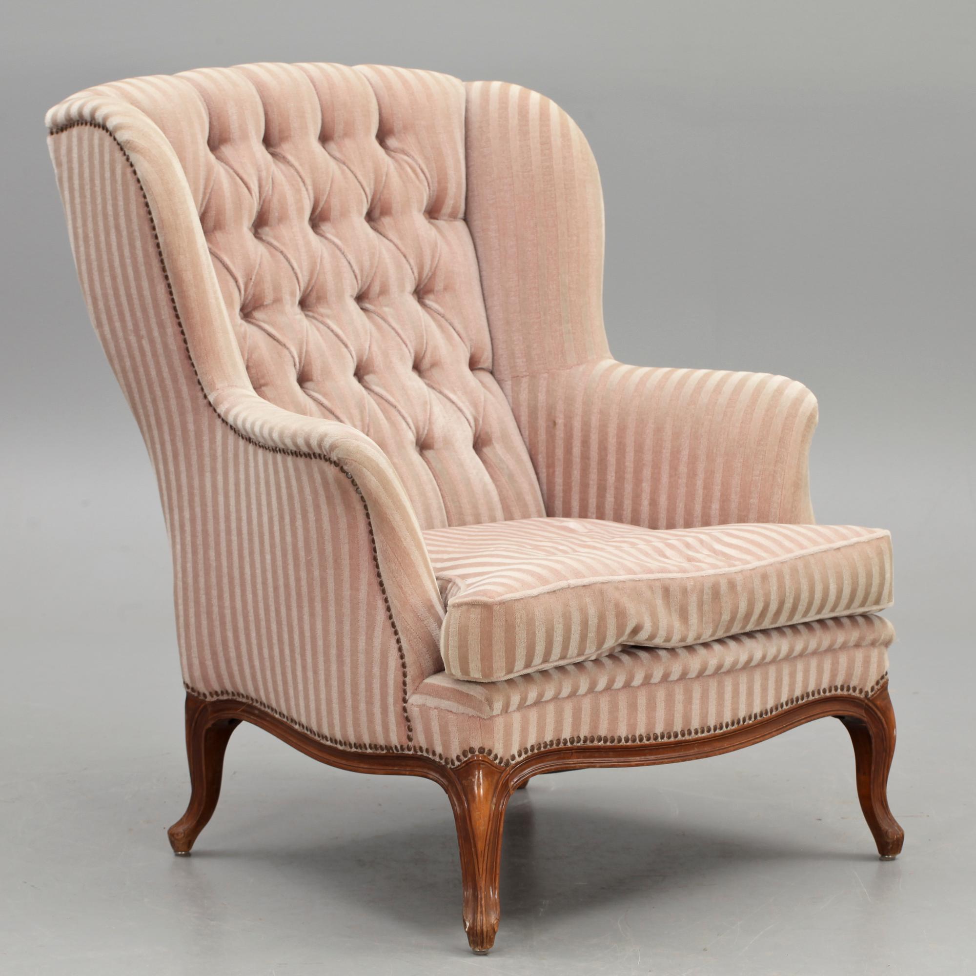 ÖRONLAPPSFÅTÖLJ, 1900-tal.