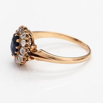 Ring, 14K guld, safir, gammalslipade diamanter ca 0.72 ct tot.