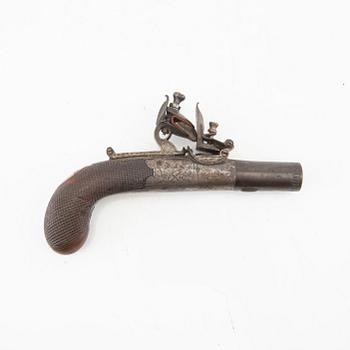 Flintlåspistol, fickpistol, H Nock London, 1700-talets senare del.