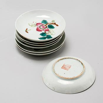 A collection of Chinese porcelain tableware,