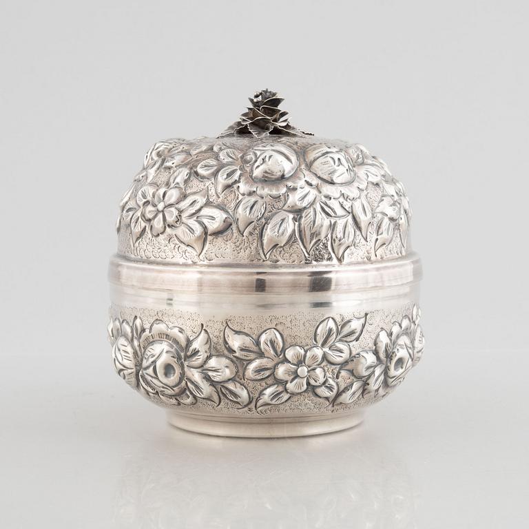Skål med lock, silver 900, 1900-tal.