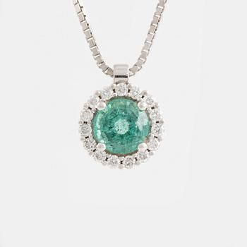 Hänge med smaragd och briljantslipade diamanter, med kedja.