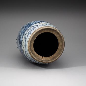 A blue and white garden seat, Qing dynasty, 19th Century.