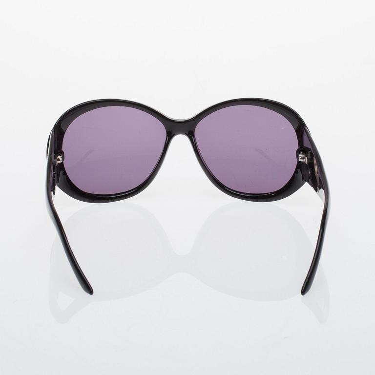 SOLGLASÖGON, Valentino.