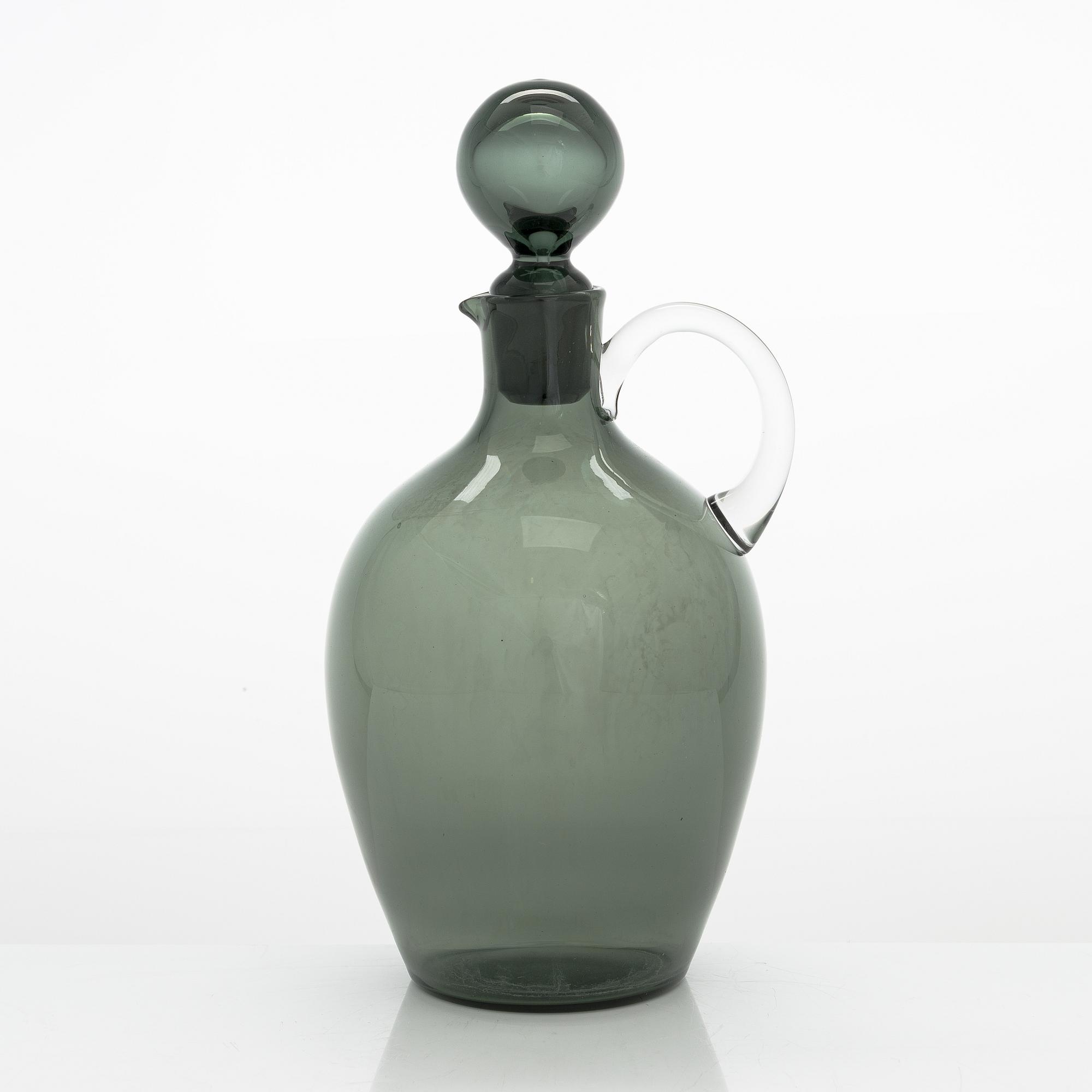 Saara Hopea, en karaff och glas, 12 st, modellerna 2501 och 1710, Notsjö. Formgivna 1958 och 1959.