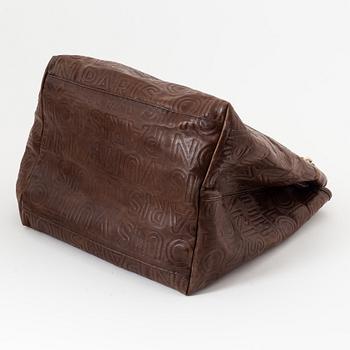 Louis Vuitton, a brown leather ' Paris Souple Whisper' handbag, Collection Automne-Hiver 2008.