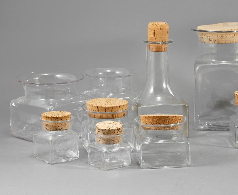 BURKAR, 14 SAMT KARAFF, glas, "Sill i kvadrat", Signe Persson Melin, Boda, 1900-talets andra hälft.