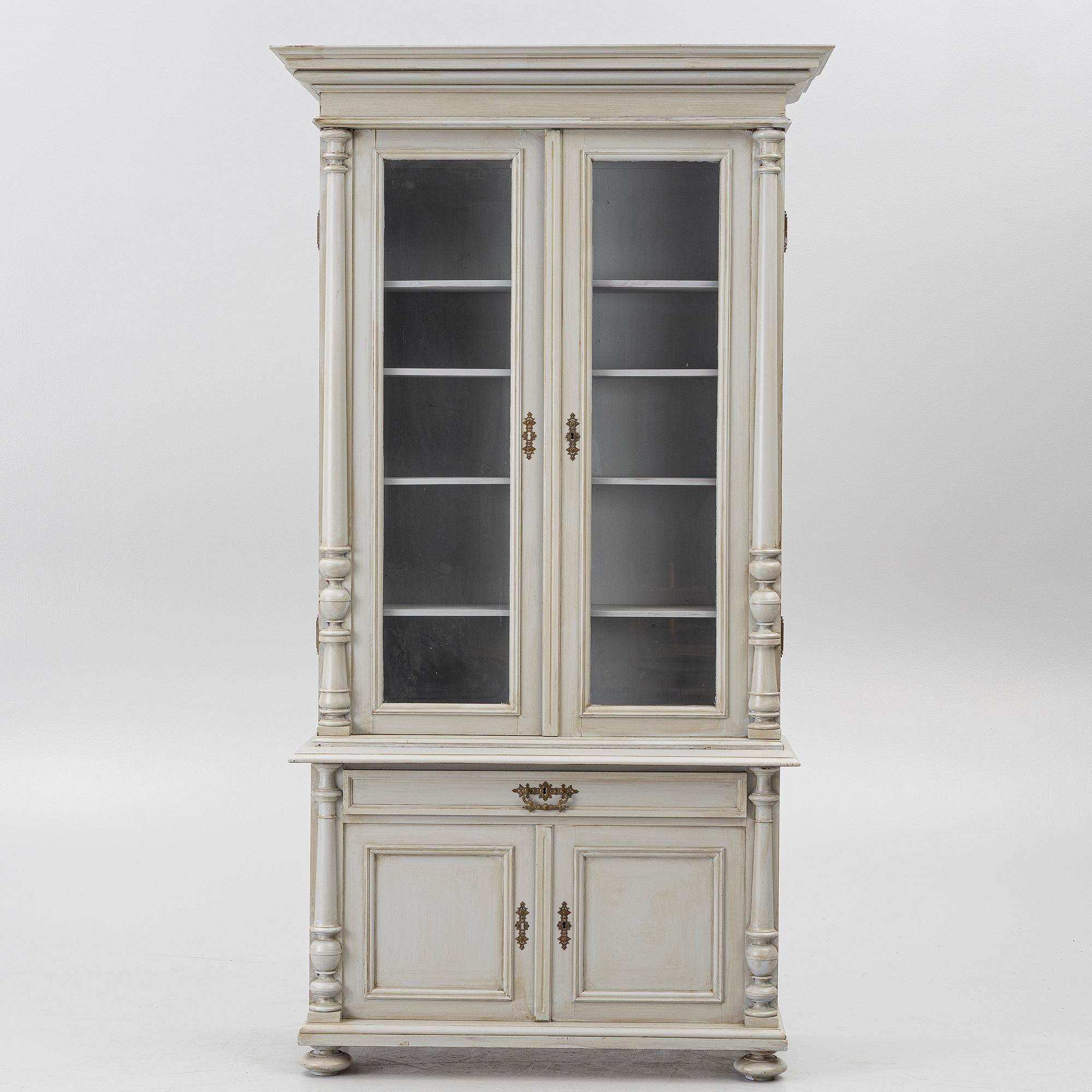 Bokskåp/ Vitrinskåp  1800-talets slut.