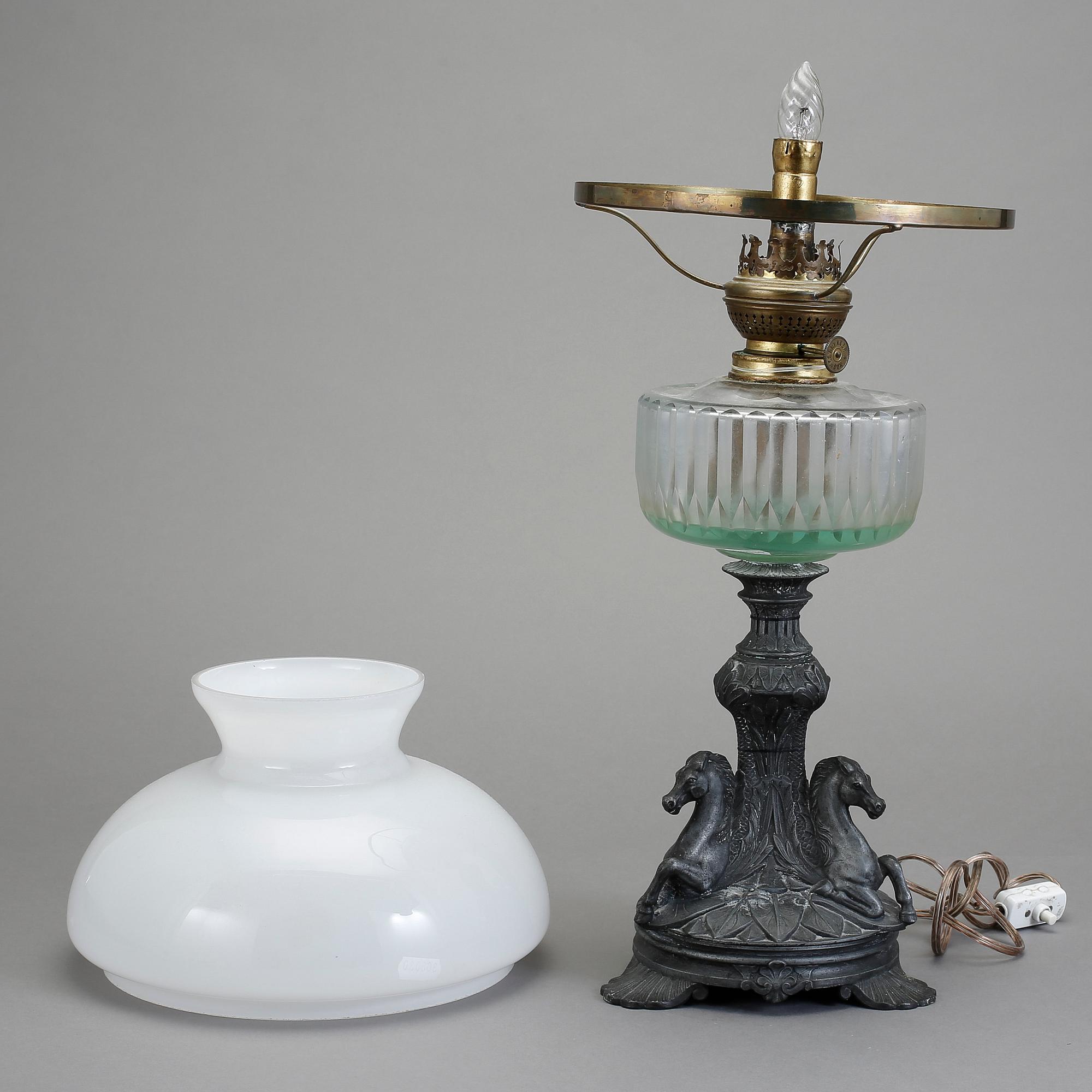 BORDSFOTOGENLAMPA, omkring sekelskiftet 1900.