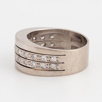 Brilliant-cut diamon ring.