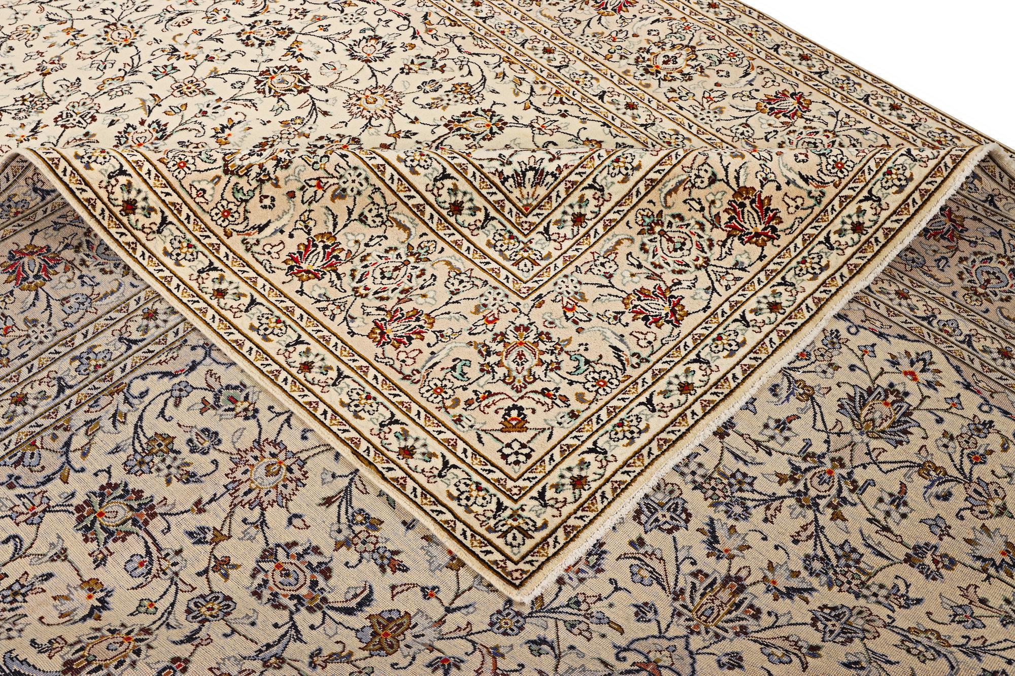 A Kashan carpet, a. 405 x 295 cm.