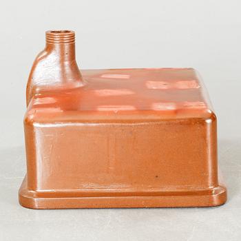 TVÄTTHO/HANDFAT, saltglaserat stengods, "V50", Höganäs, 1900-talets första hälft.
