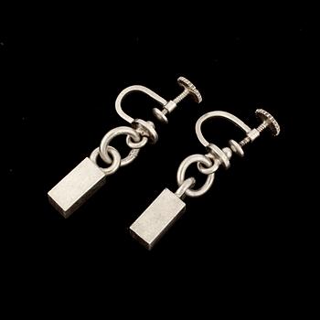 Wiwen Nilsson · ÖRHÄNGEN, ett par. Silver. Wiwen Nilsson, Lund. Vikt ca 8 g.