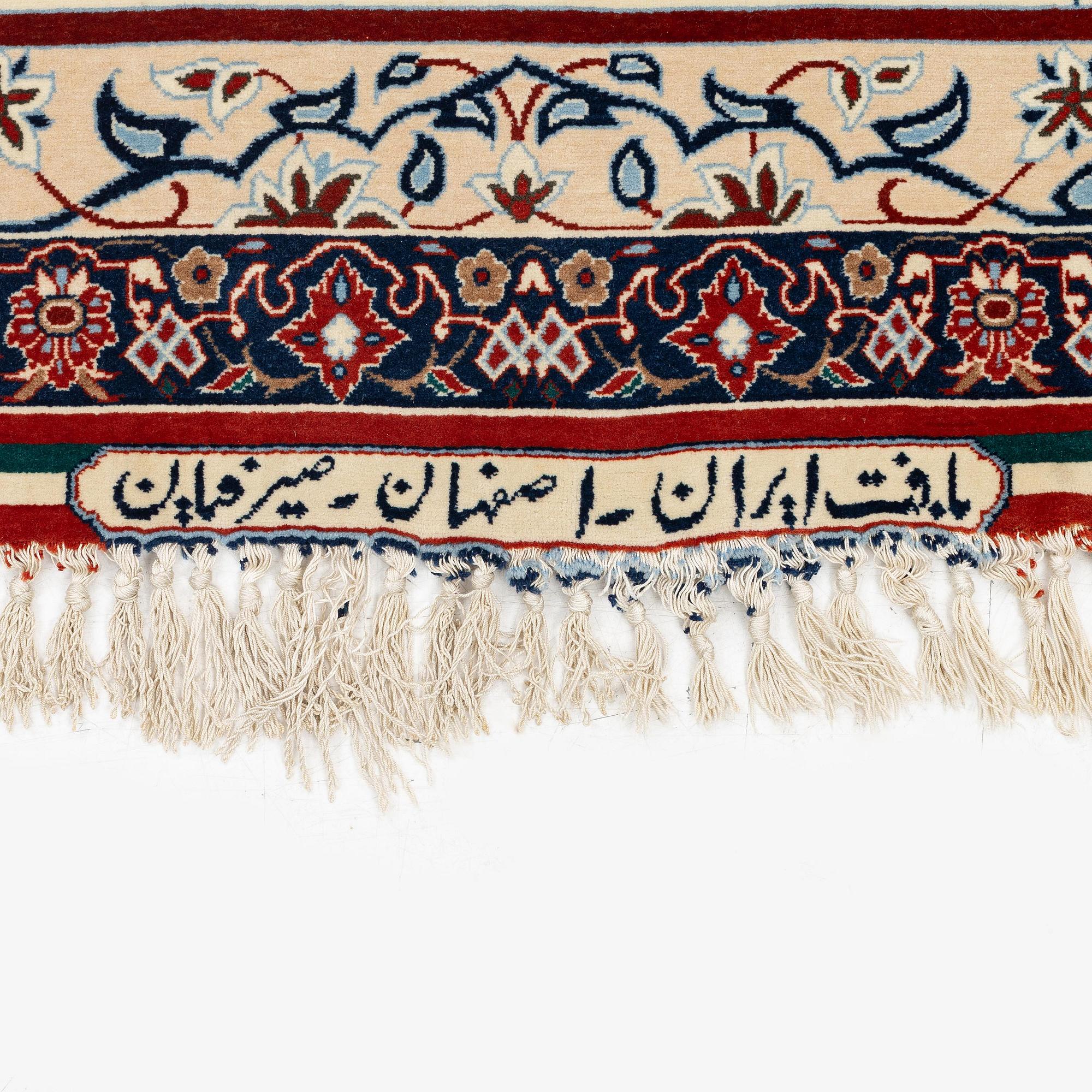 Mattor, ett par, figurala, Isfahan, centrala Persien, signerade (Mohammad) Seirafian, ca 120 x 77 resp 114 x 74 cm.