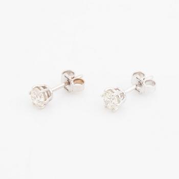 Brilliant cut diamond stud earrings, with GIA dossier.