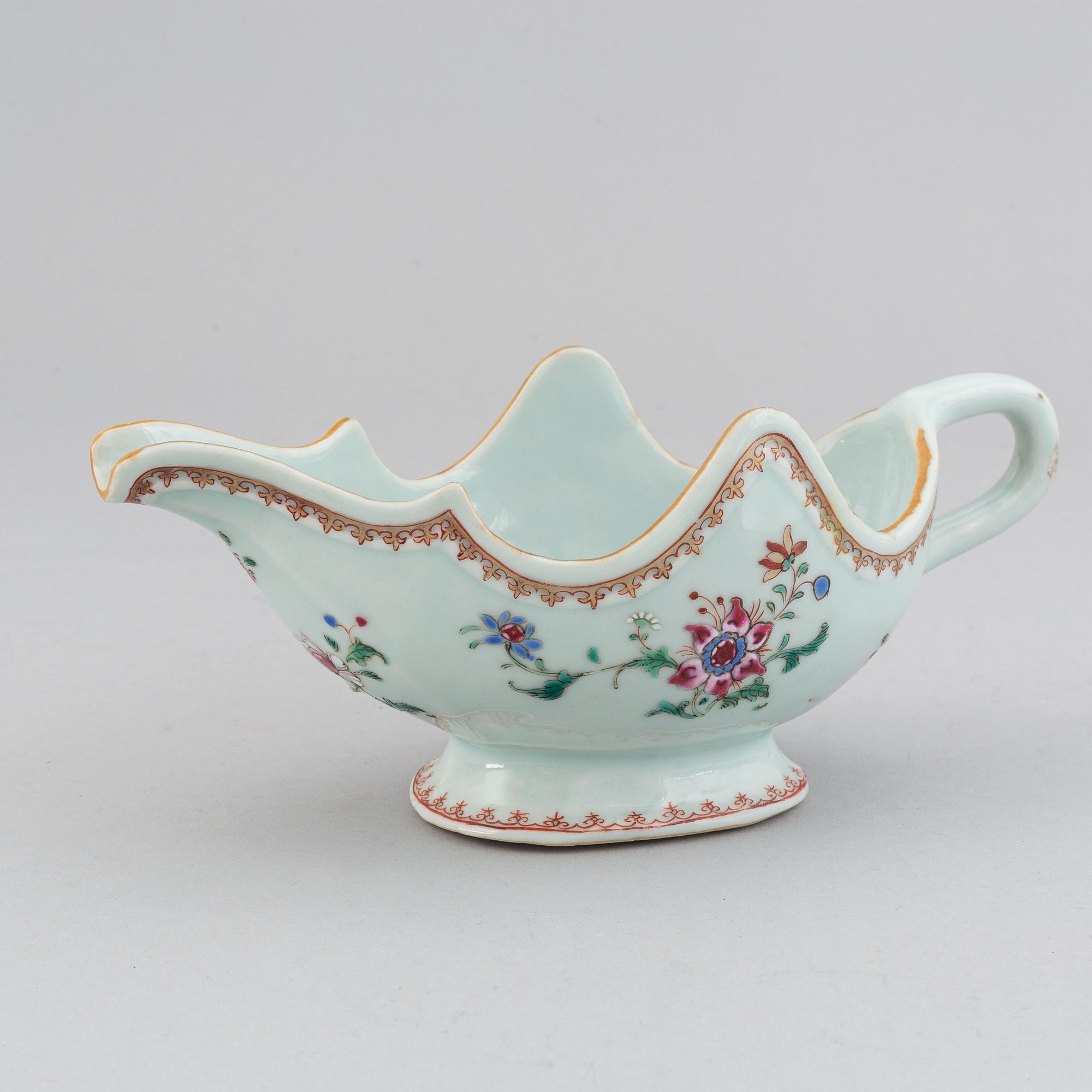A famille rose sauce boat, Qing dynasty, Qianlong (1736-95).
