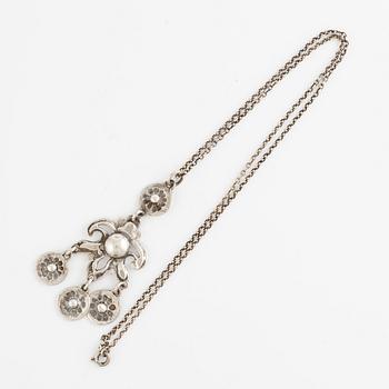 Seppo Tamminen, pendant, silver, with chain silver.