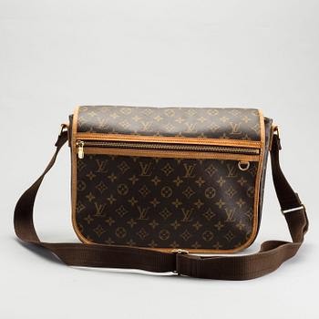 LOUIS VUITTON, messenger bag.