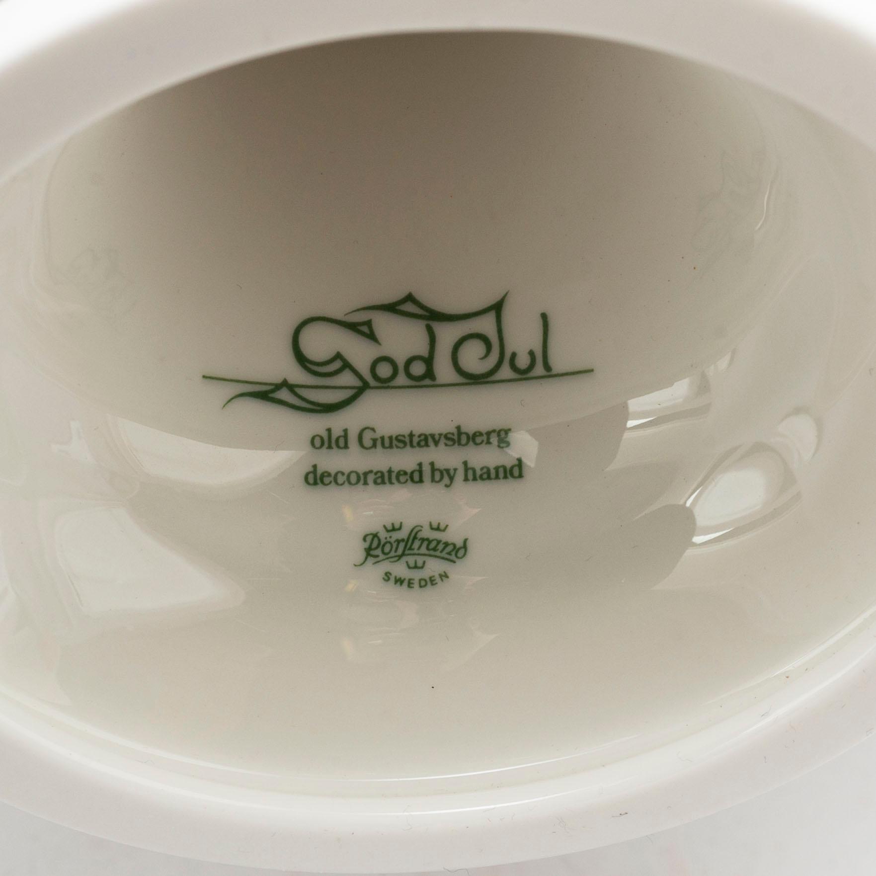 A Swedish Christmas porcelain dinner service "God Jul", 19-pieces, Gustavsberg.
