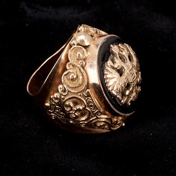RING, guld 14 K, sovjetiska stämplar 1927-1954.  Vikt ca 19,8 g.