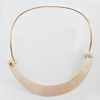 A Vivianna Torun Bülow Hübe 18k gold necklace with two alternate parts, ca 1994.