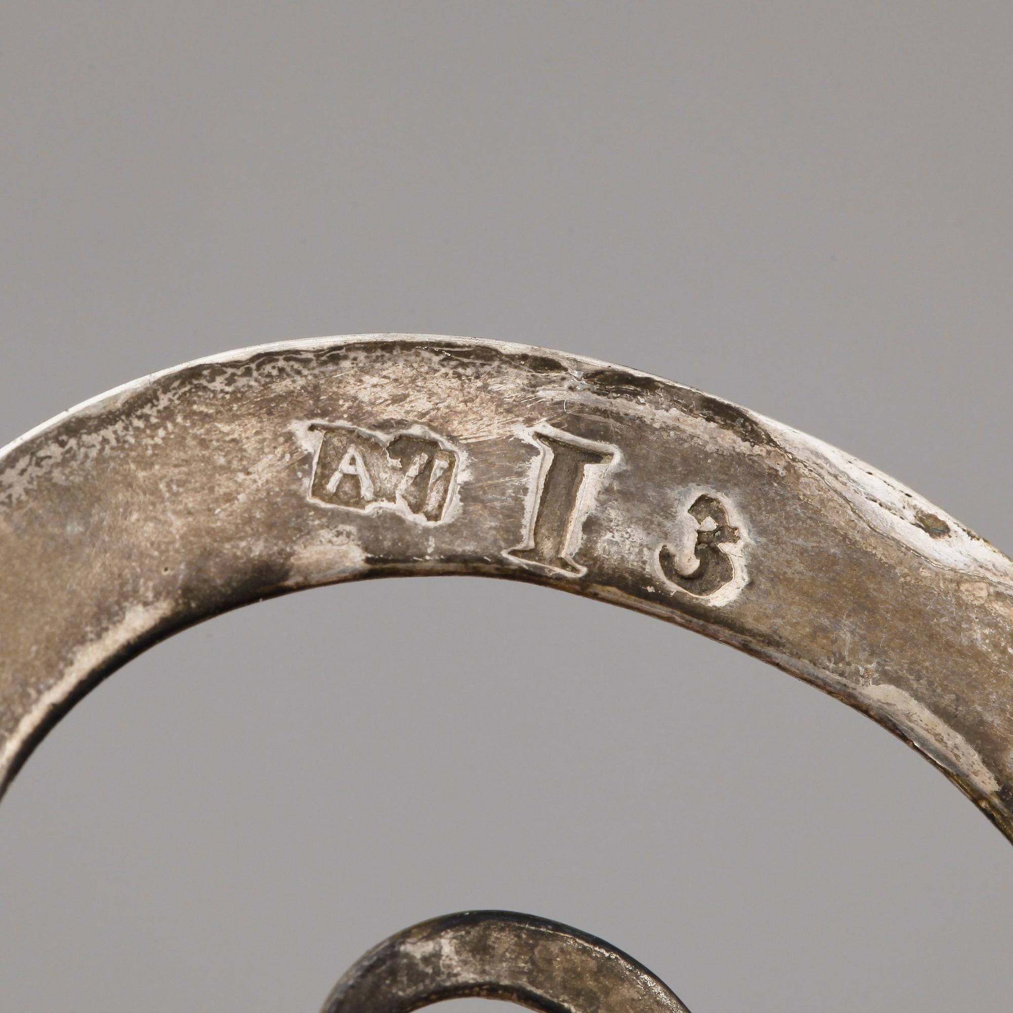 SUPKOPPAR MED HANDTAG, ett par, silver, möjligen Eksjö och 1815. Totvikt ca 53 gram.