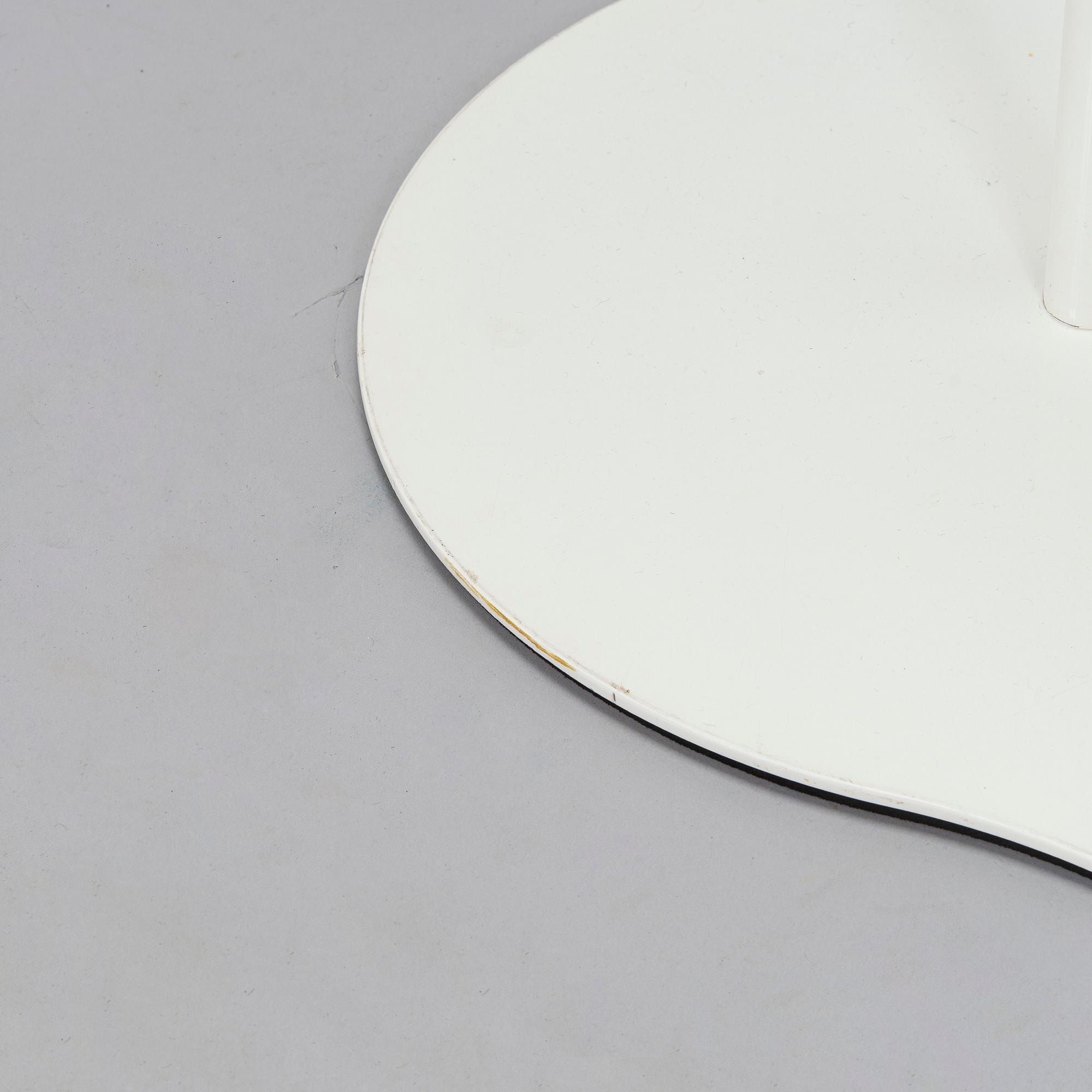 Anna Kraitz, lattiavalaisin "Anna's Golvlampa" Bsweden, Ruotsi.