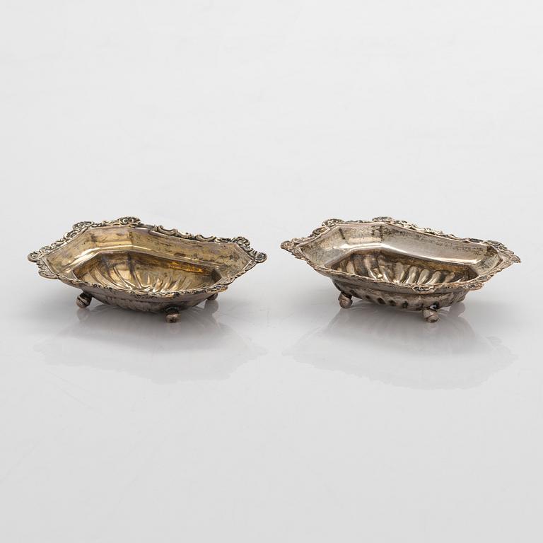 Saltkar, 2 par, silver, 1800-talets senare hälft.