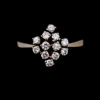 RING, 18K vitguld, briljantslipade diamanter tot ca 0.50 ct, ALP Stockholm 1976.