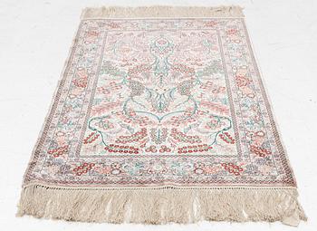 Rug, Hereke design, silk, approx. 122 x 77 cm.