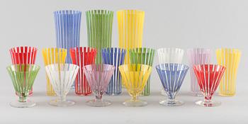 GLASSERVIS, 17 delar, "Strikt", Bengt Orup, Johansfors Glasbruk, modellen formgiven 1953.