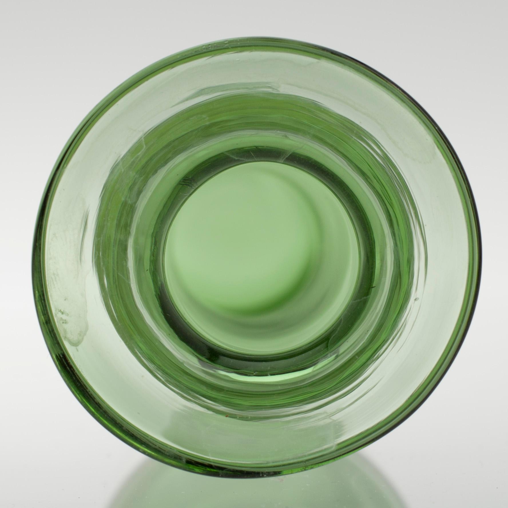 FLASKA, glas, signerad Nanny Still Riihimäen Lasi. Modellen formgiven 1959.