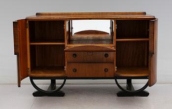 SIDEBOARD, England, 1900-talets mitt.