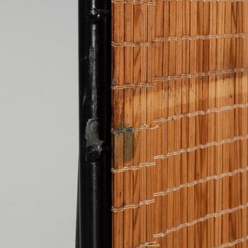 Bardisk och 3 st barstolar, 1900-talets andra hälft.