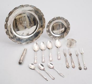 SAMLING SILVERFÖREMÅL, 15 delar. Total vikt ca 421 gram.