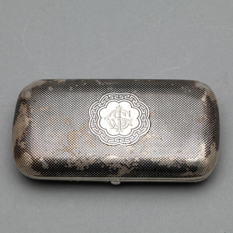 DOSA, silver, Ryssland, kontrollmärkning Viktor Vasilyevich Savinsky, Moskva, 1873. Vikt ca 122g.